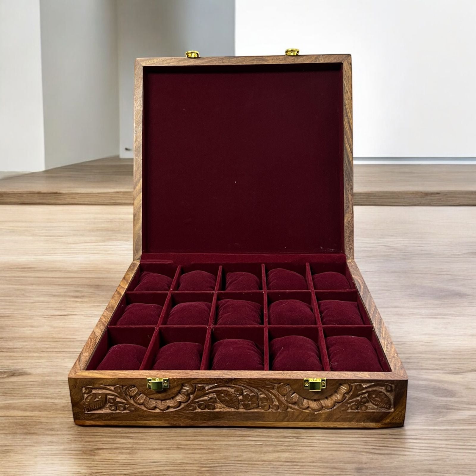 15 Watches – Carving – Wood Top